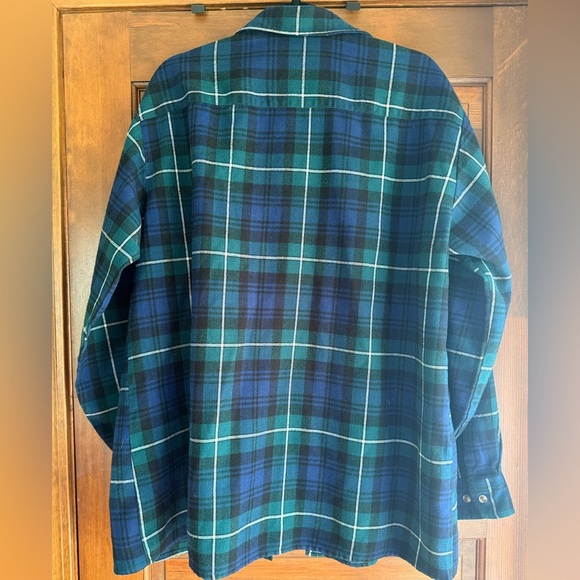 Vintage Navy and Green Flannel by Back Packer Sportswear 🦆 - Picture 2 of 5